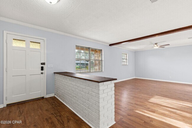 Building Photo - 106 Moody Dr
