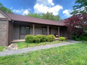 Building Photo - Heather Hills Retreat