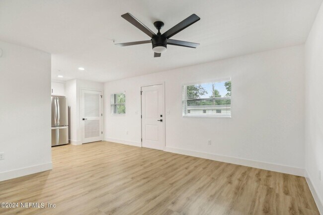 Building Photo - 1924 Danese Ct