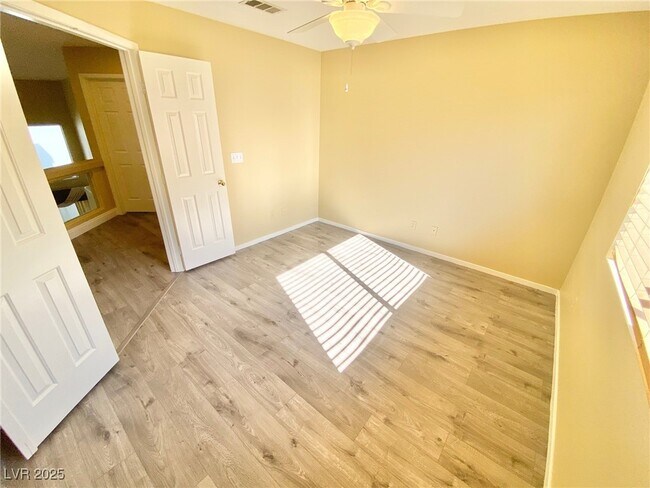 Building Photo - 8482 Canvas Vest Ct