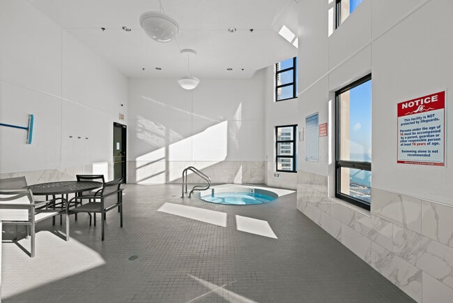 Building Photo - 401 E Ontario St