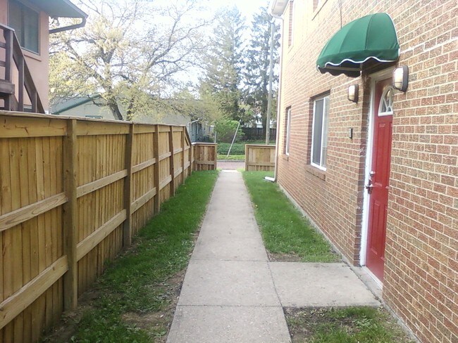 Welcoming front entry - 505 E Columbus St
