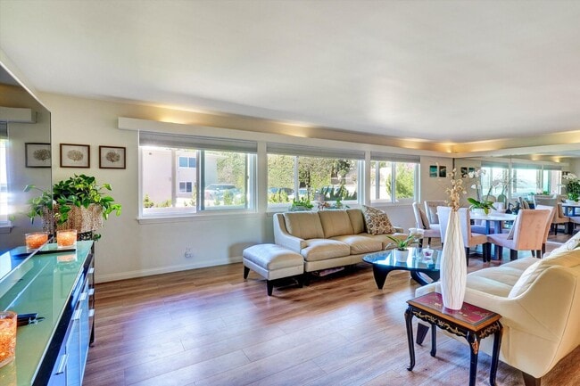 Building Photo - 13561 Table Rock Dr