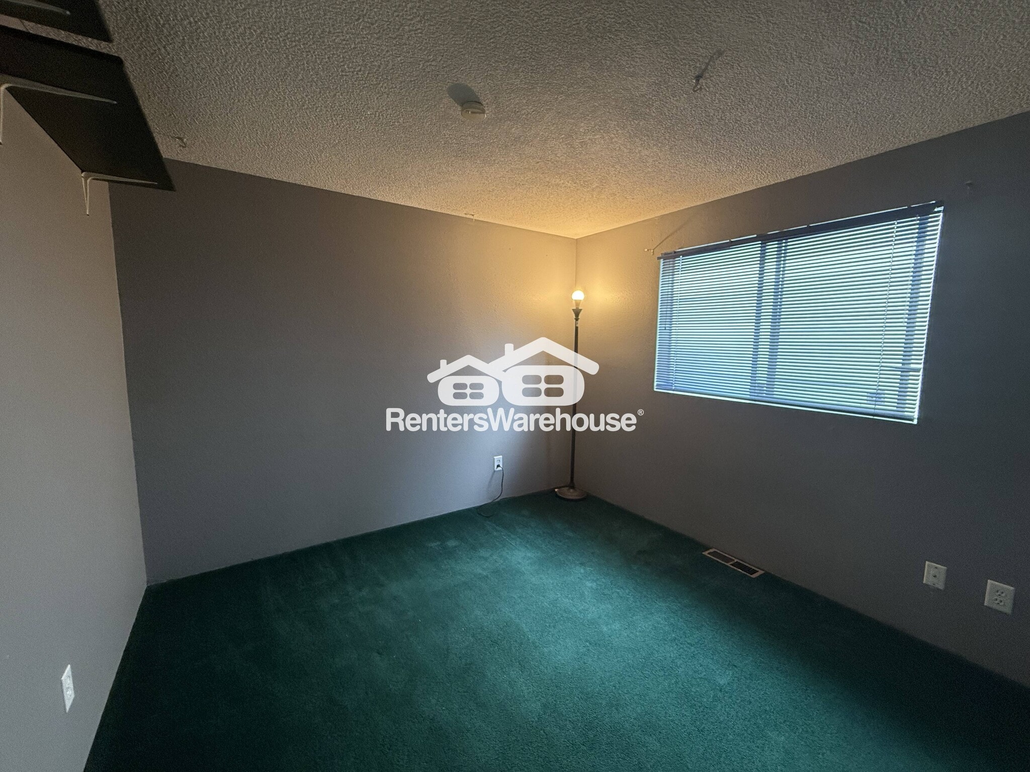 Building Photo - 11920 SE 210th Pl