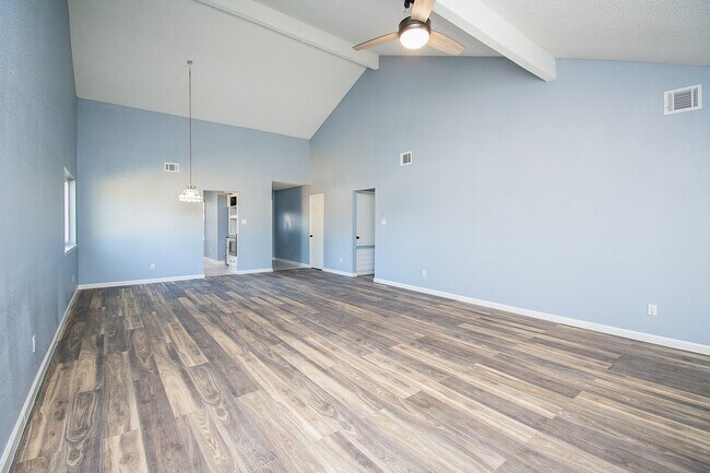 Building Photo - 16419 N Bend Dr
