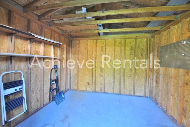 Building Photo - 1294 Eastridge Cir