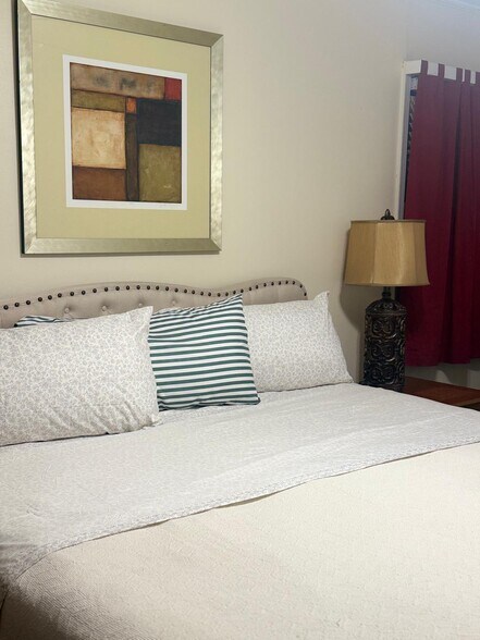 Building Photo - 5326 Main St