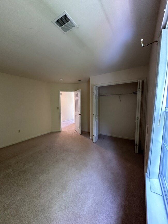 Building Photo - 11 Sand Hollow Dr