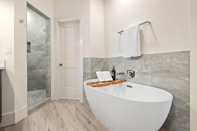 Building Photo - 1042 Homer St