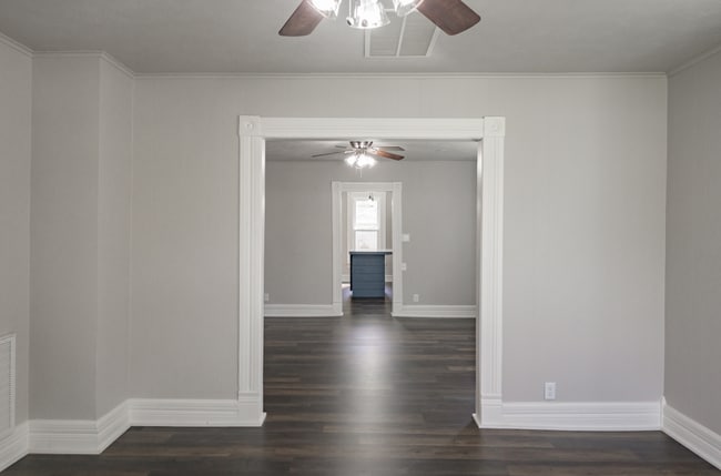 Building Photo - PRELEASING