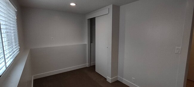 Building Photo - Charming Layton Home