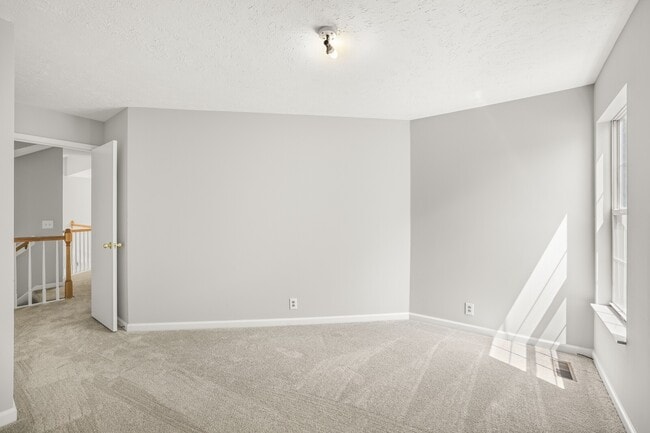 Building Photo - 3127 Creekview Ln