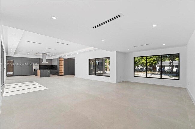 Building Photo - 7530 SW 134th St