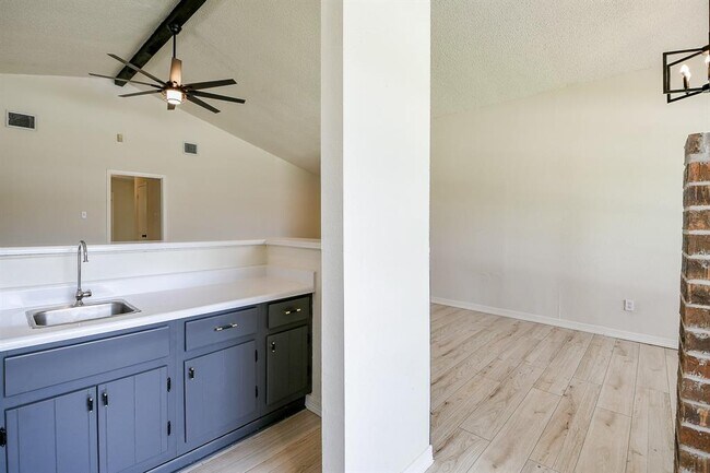 Building Photo - 23938 Spring Mill Ln