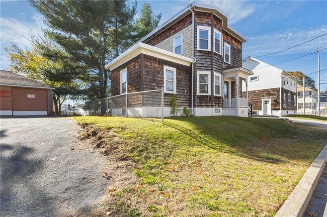 Building Photo - 60 Morris Ave