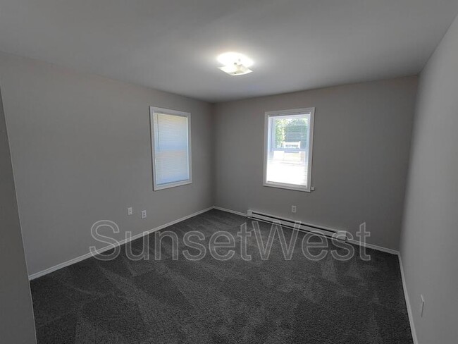 Building Photo - 4461 Layola Ave