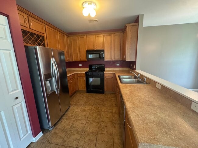 Building Photo - 1574 Millbrook Dr