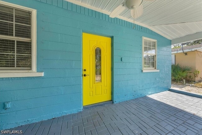 Building Photo - 2750 Manorca Ave