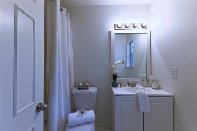 Building Photo - 1697 Cedar Bluff Way