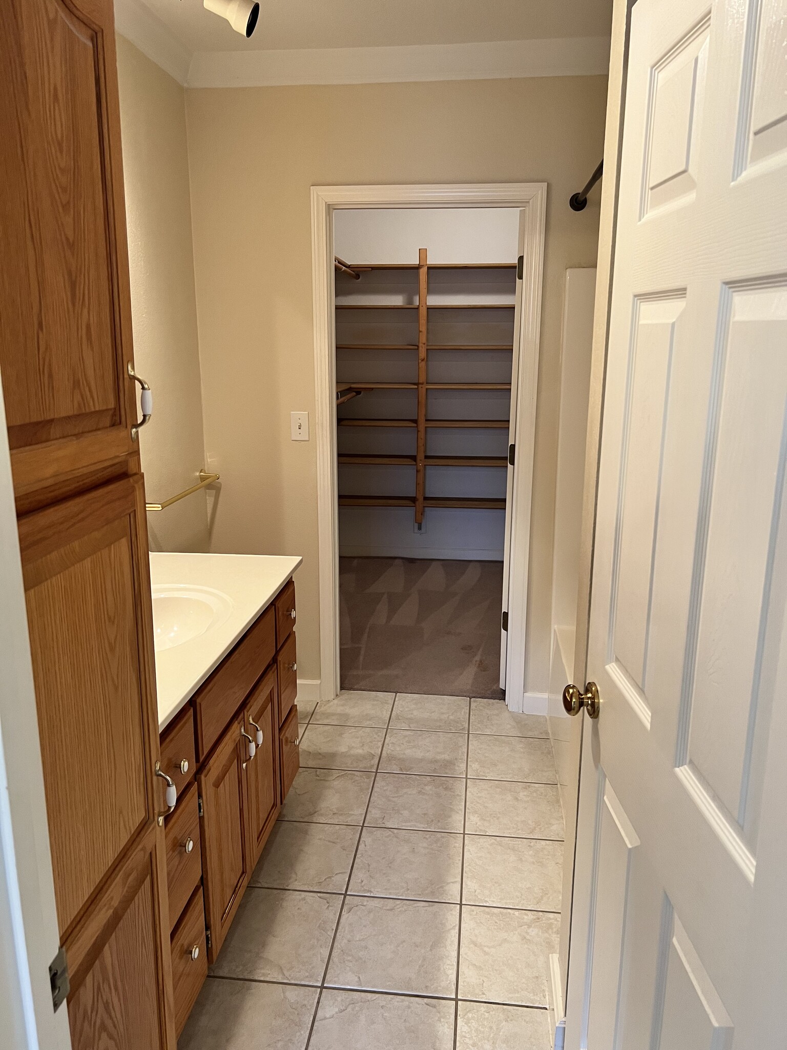 Master suite bathroom - 619 Davis St