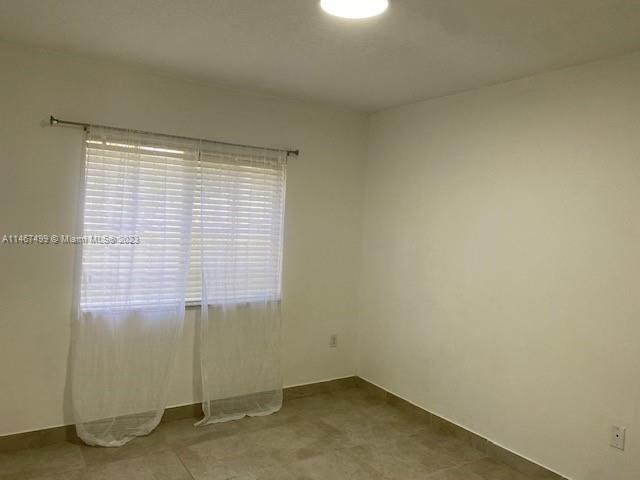 Building Photo - 1300 SE 29th St