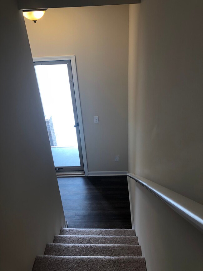 Building Photo - 8171 Promenade Dr