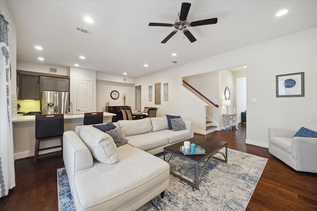 Building Photo - 8806 Hollister Pine Ct