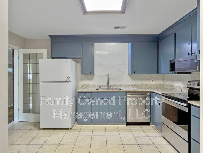 Building Photo - 1522 Joan St