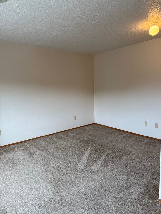 Building Photo - 7050 SW 174th Ave