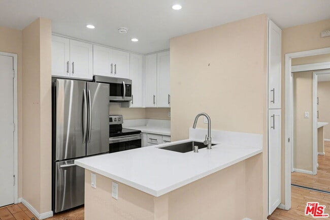 Building Photo - 1440 Veteran Ave