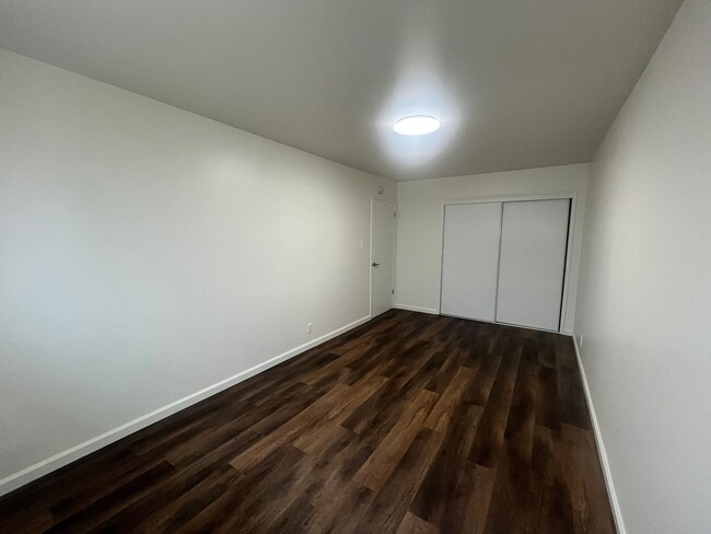 Building Photo - Gower Properties - 046-3