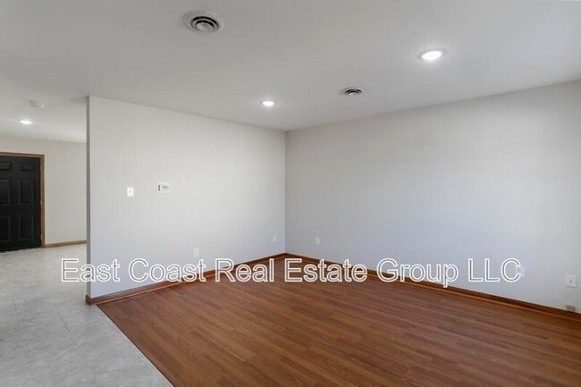 Building Photo - 4 Fleming Dr