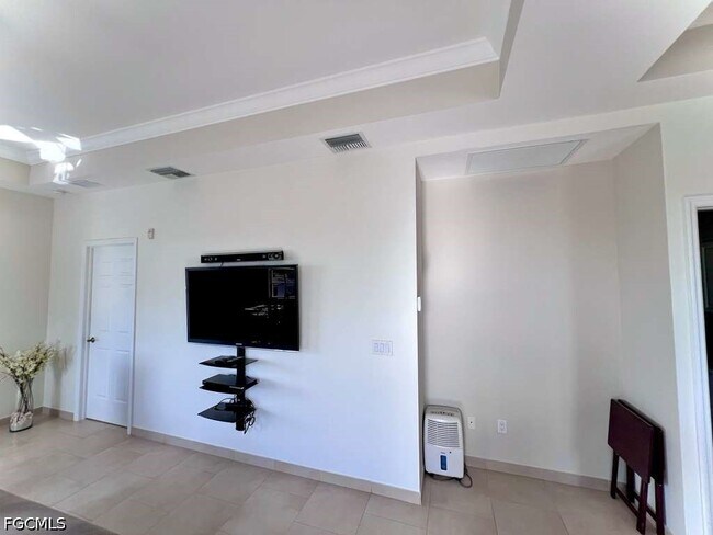Building Photo - 1789 Four Mile Cove Pkwy