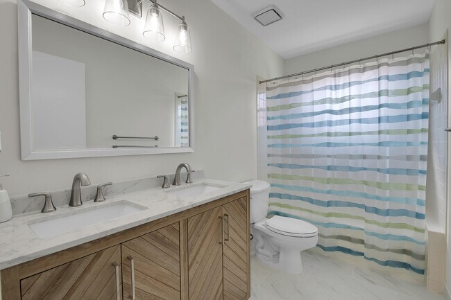 Building Photo - 5625 Aspen Ridge Cir