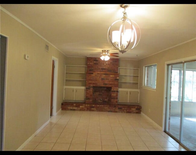 Building Photo - 10625 Rockwood St