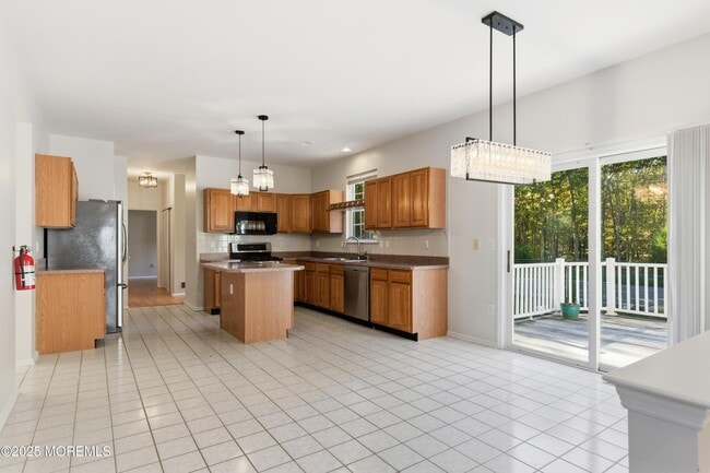 Building Photo - 857 Woodbury Dr