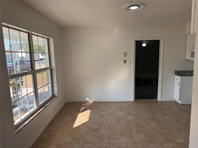 Building Photo - 10935 N 14th St