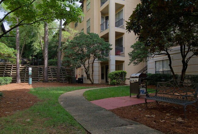 Building Photo - Brookhaven/Buckhead 2BR