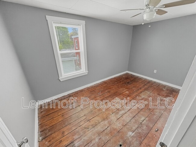 Building Photo - 142 Jewett St