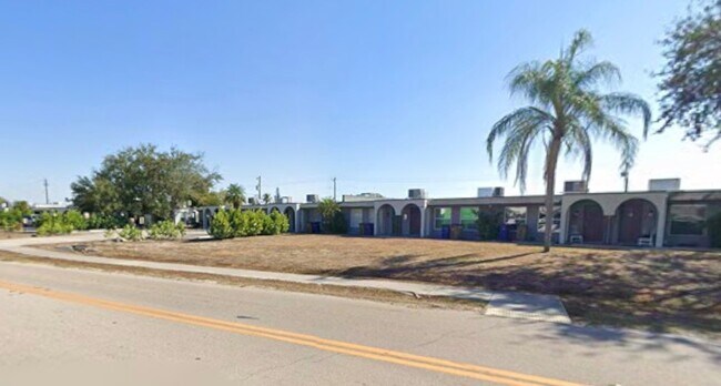 Building Photo - 1151 S Loop Blvd