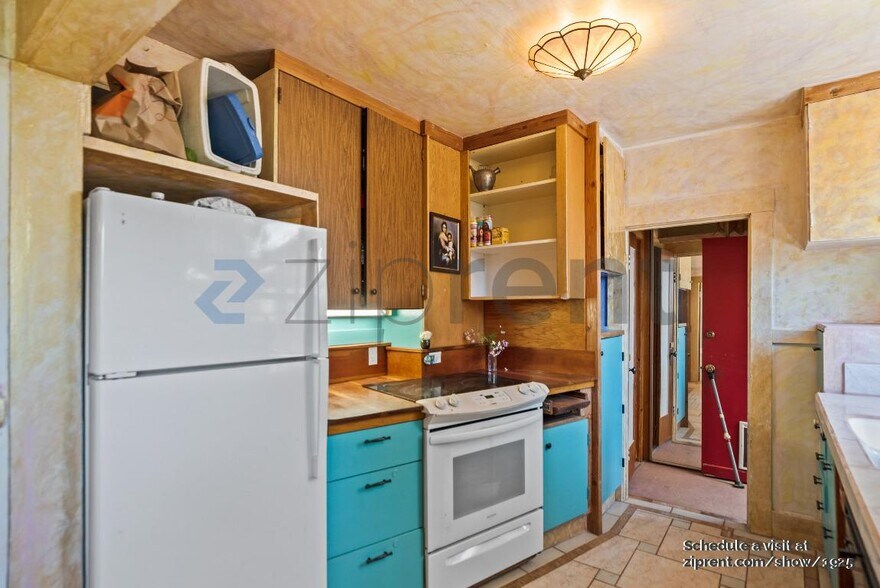 Building Photo - Unit