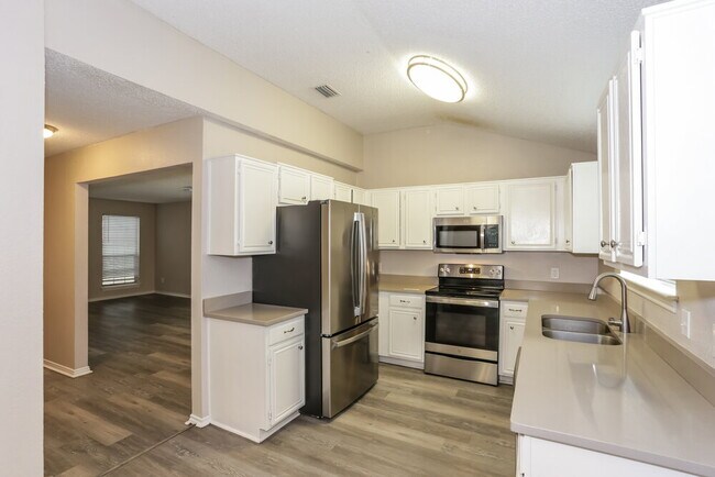 Building Photo - 208 Chamblin Dr