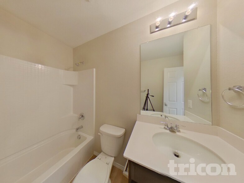 Building Photo - 9921 Amosite Dr