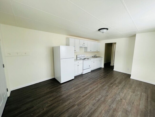 Building Photo - Harris Complex