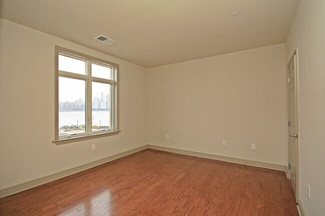 Building Photo - 7400 River Rd
