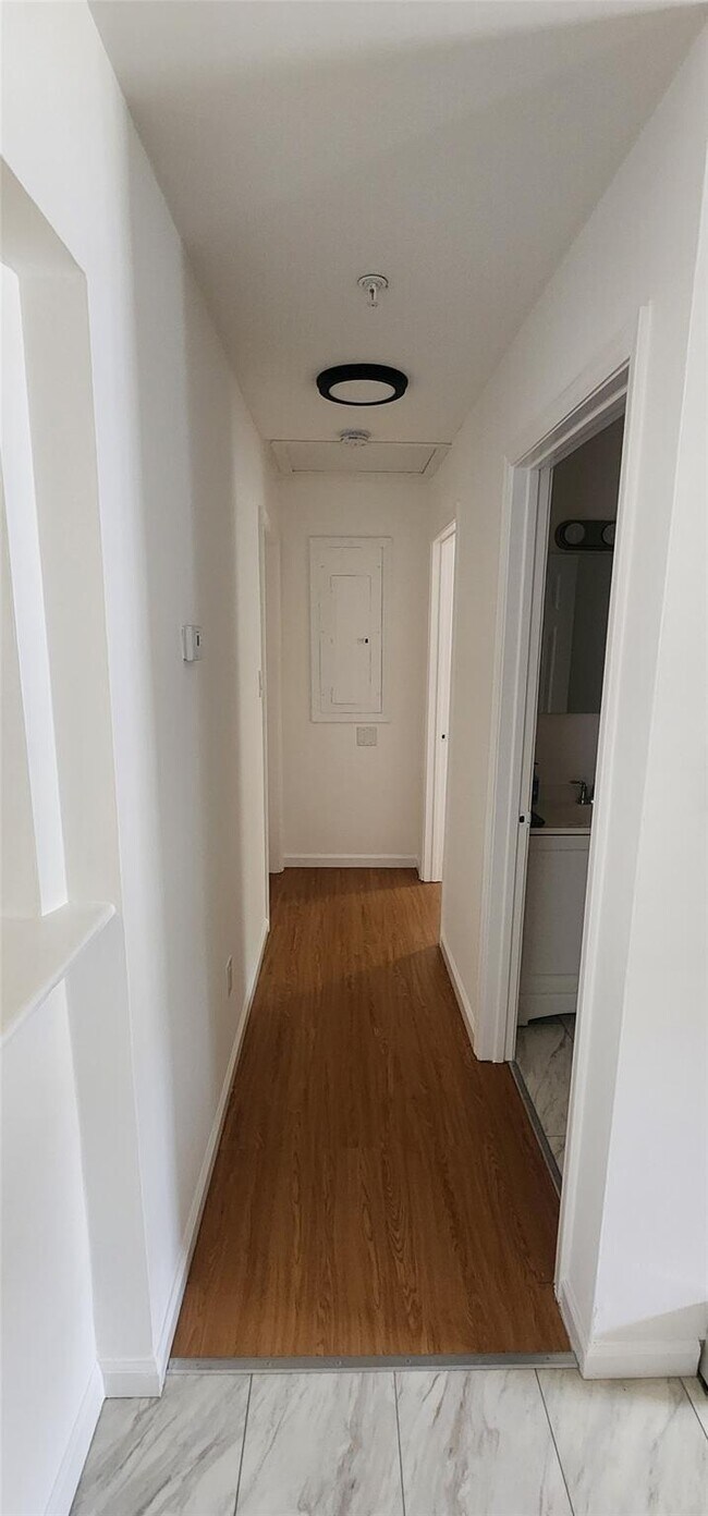 Building Photo - 115 Cortlandt St
