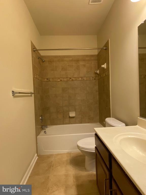 Building Photo - 11648 Leesborough Cir