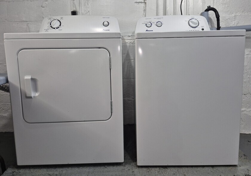 Building Photo - 723 Hanford St