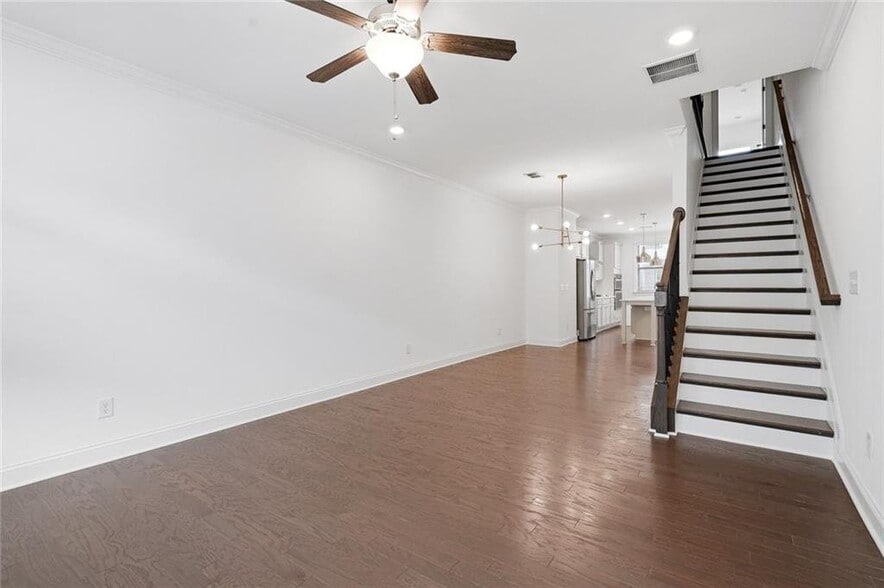 Building Photo - 2438 Figaro Dr