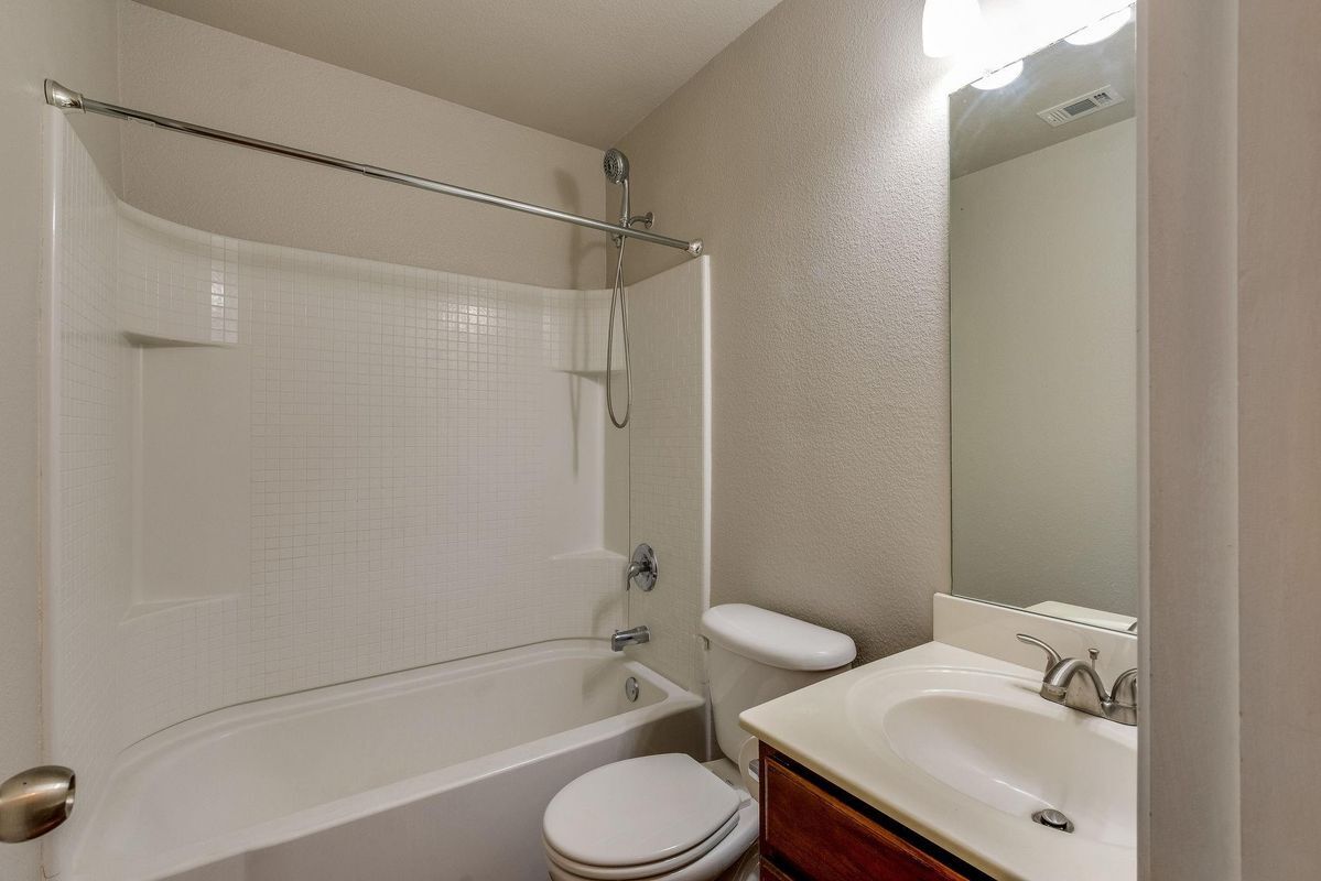 Building Photo - 13000 Sewanee Dr